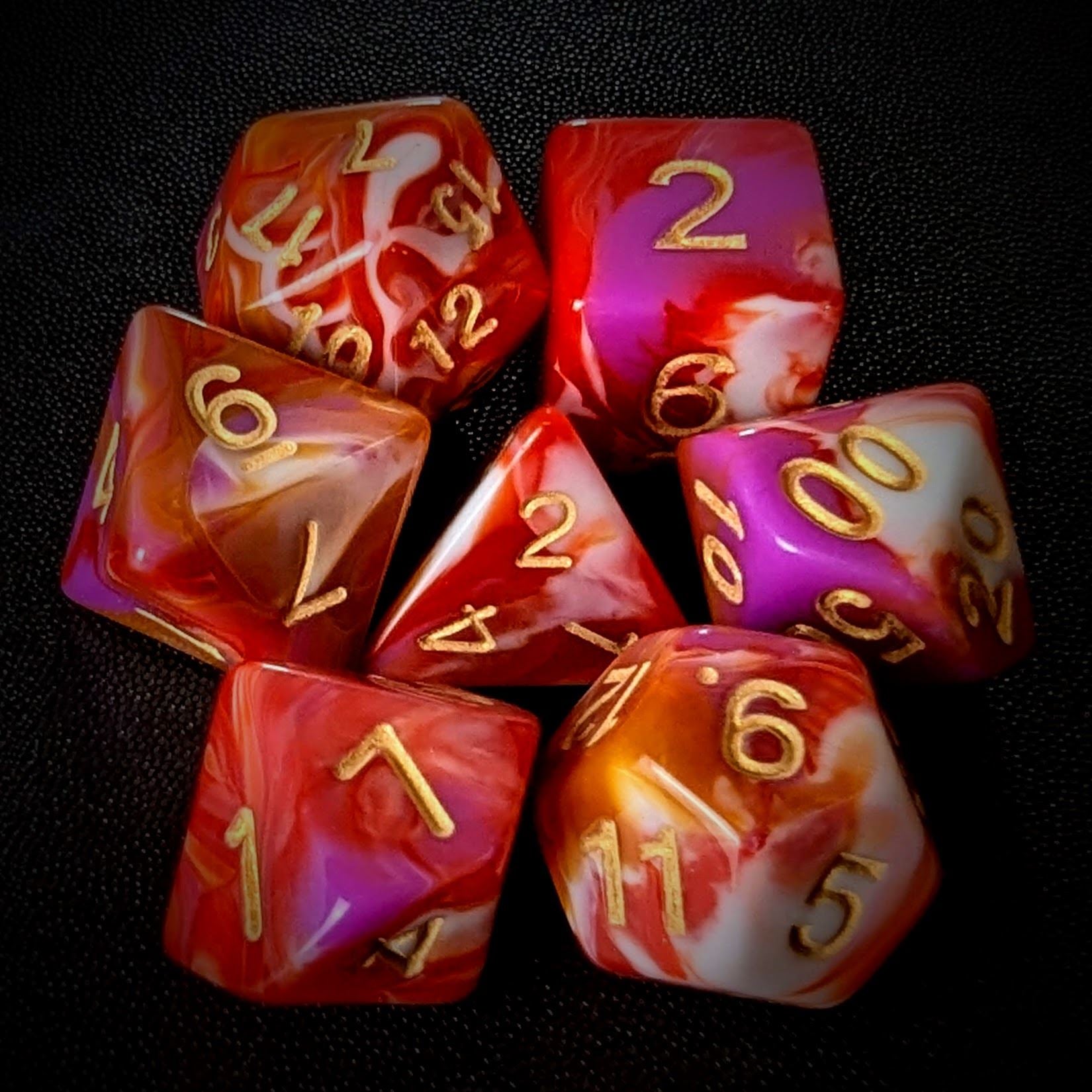 7pcs Dice Acrylic Blend Gold Font Pink Red White