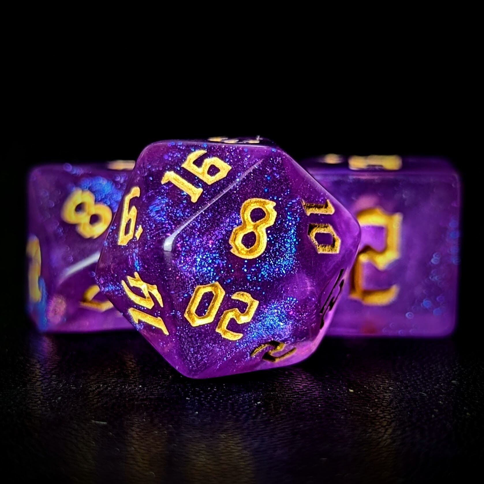 Glitter in Purple Acrylic - 7pcs RPG Full Dice Set