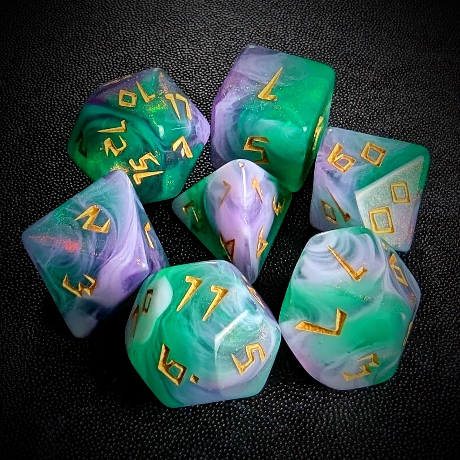 Glitter in Green & Purple Acrylic - 7pcs RPG Full Dice Set