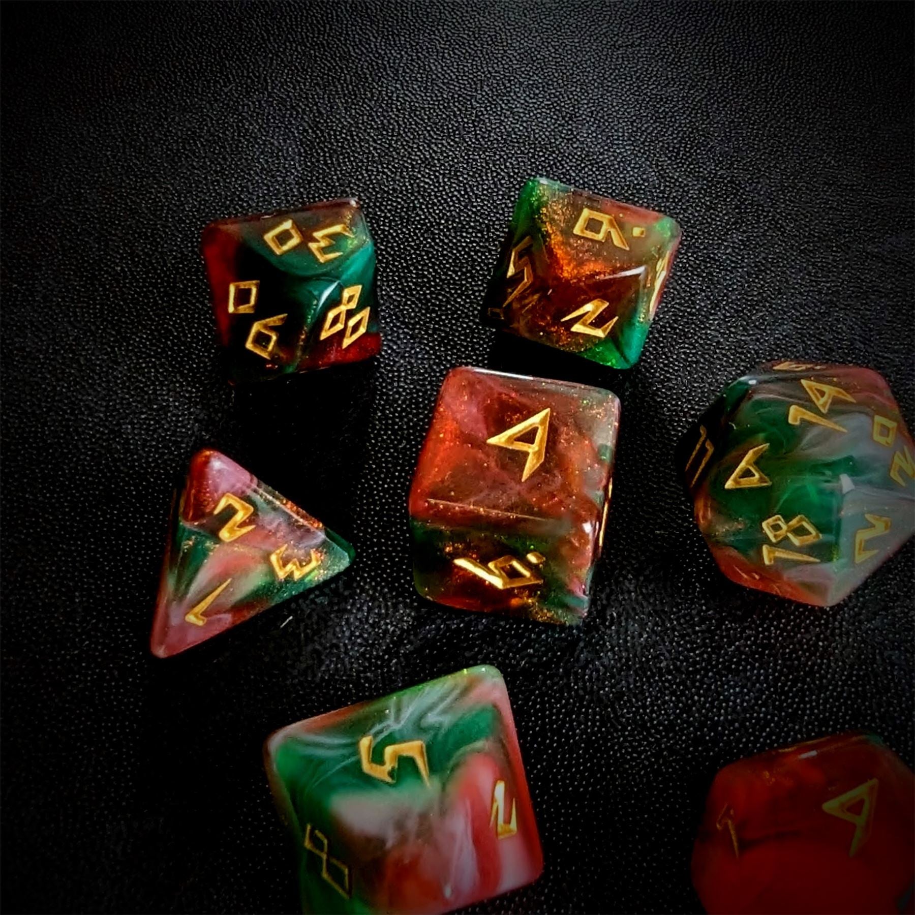 Glitter in Green & Red Acrylic - 7pcs RPG Full Dice Set