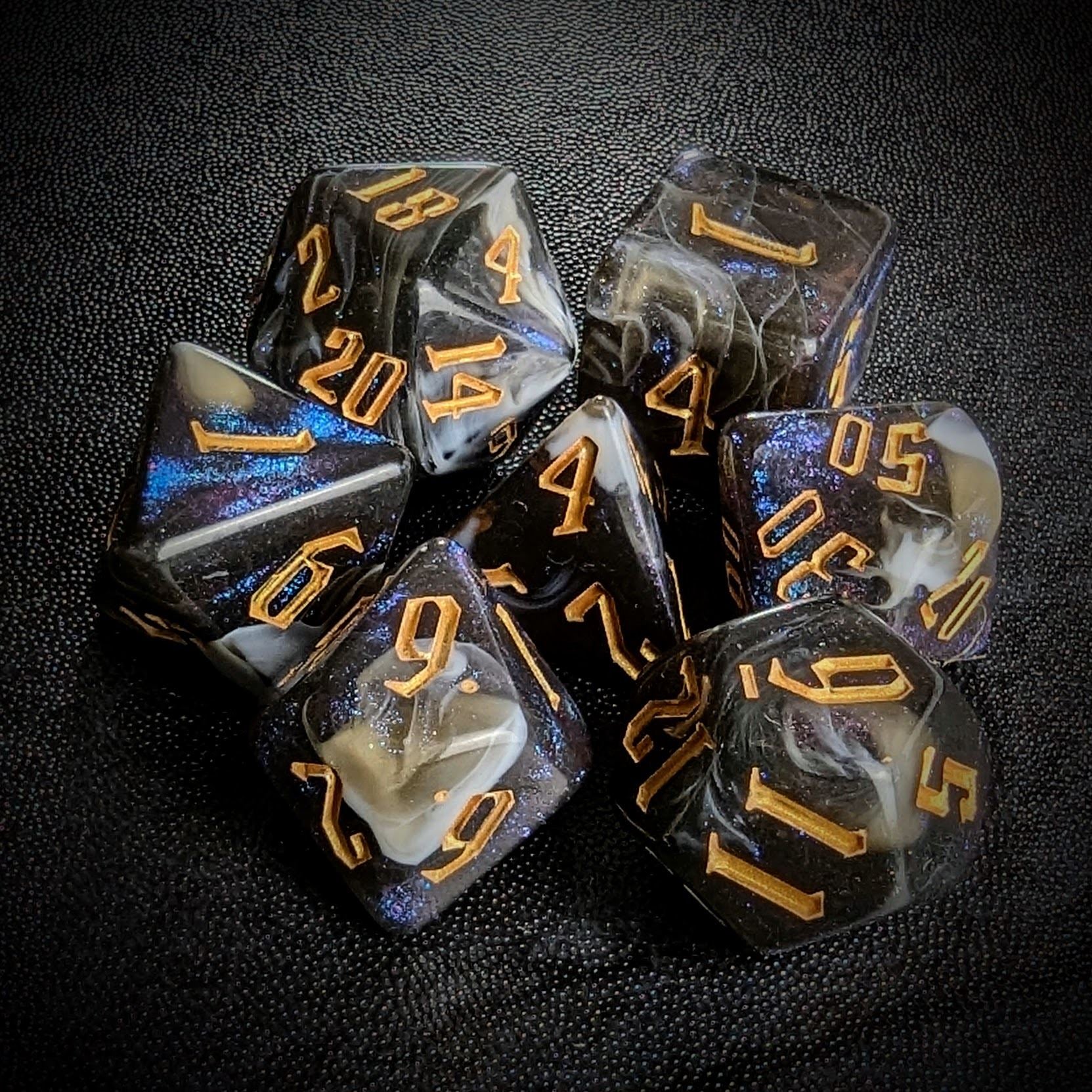 Glitter in White & Black Acrylic - 7pcs RPG Full Dice Set