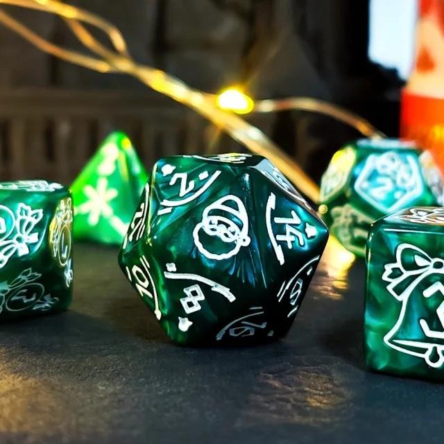 7pcs Dice Acrylic Pattern Christmas White Font Green