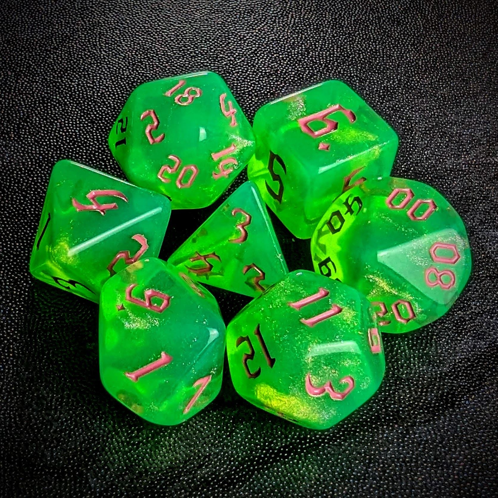 Glitter in Green Acrylic - 7pcs RPG Full Dice Set
