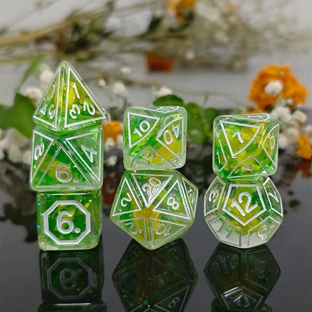 7pcs Dice Resin Pattern Flower White Font Clear Green
