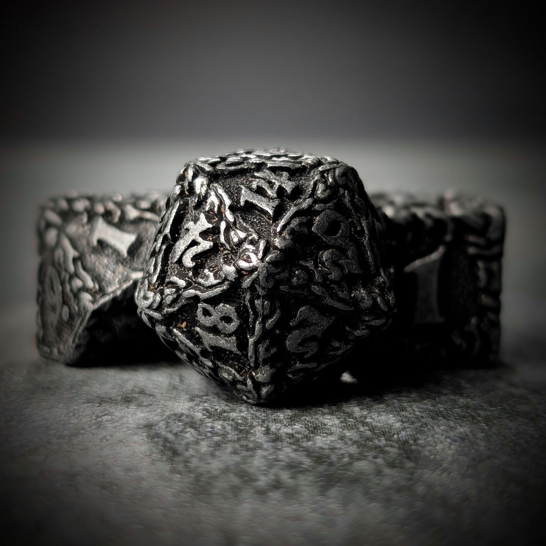 7pcs Dice Metal Druid Vine Wash Silver