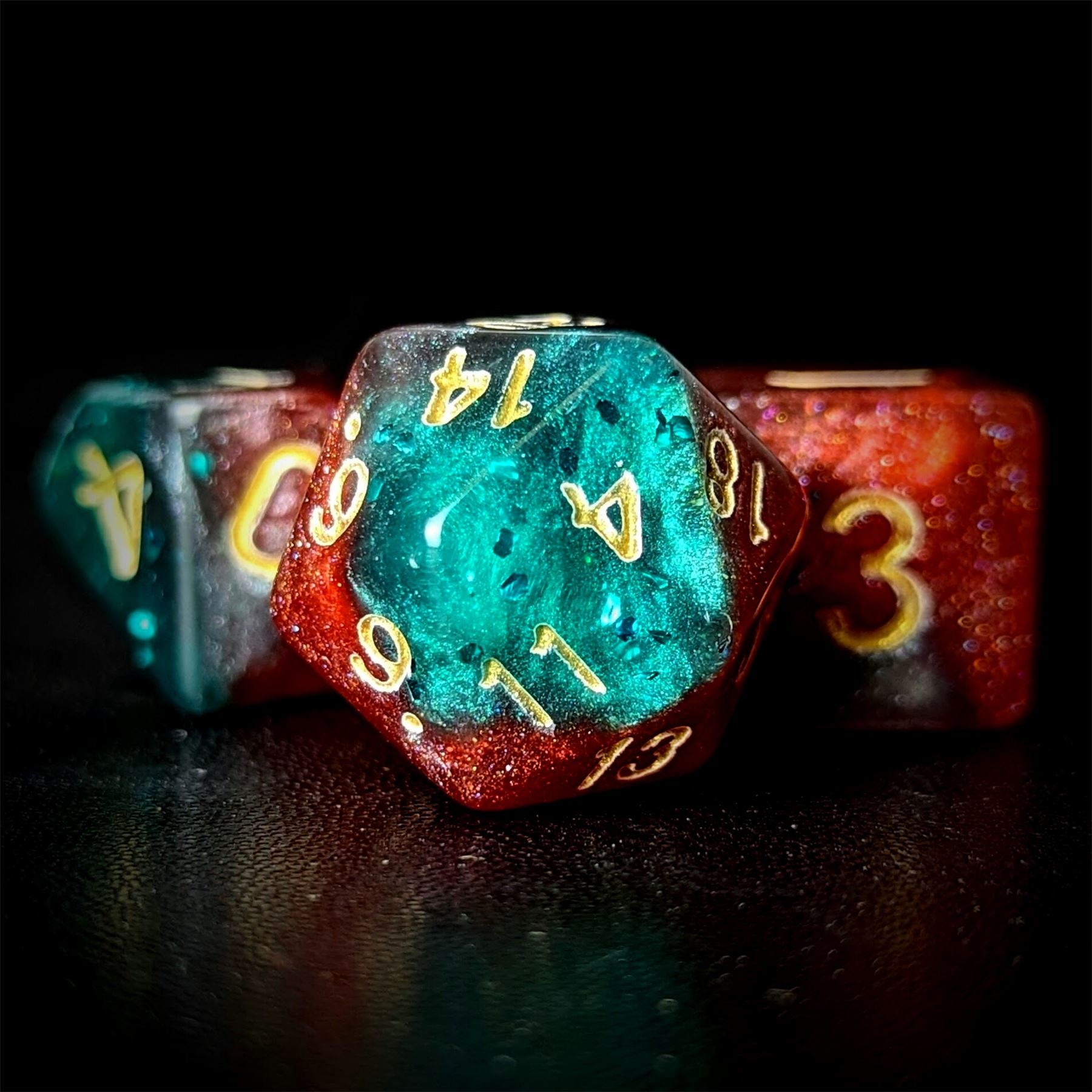 Glitter in Red & Green Acrylic - 7pcs RPG Full Dice Set