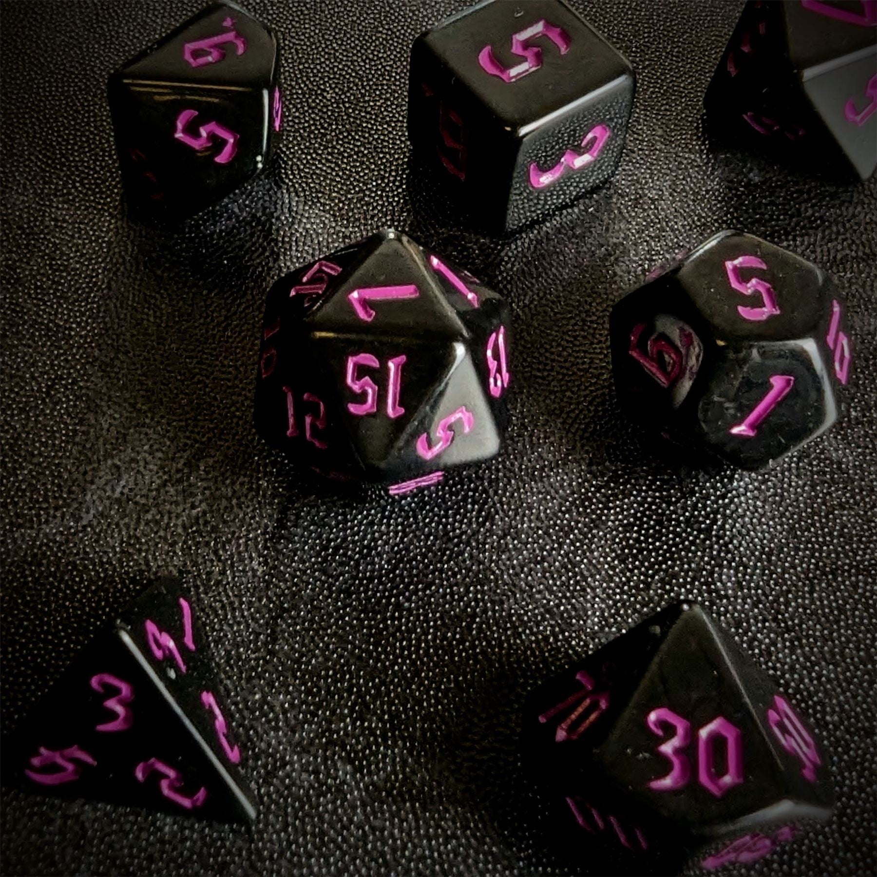 Magenta on Solid Black Acrylic - 7pcs RPG Full Dice Set