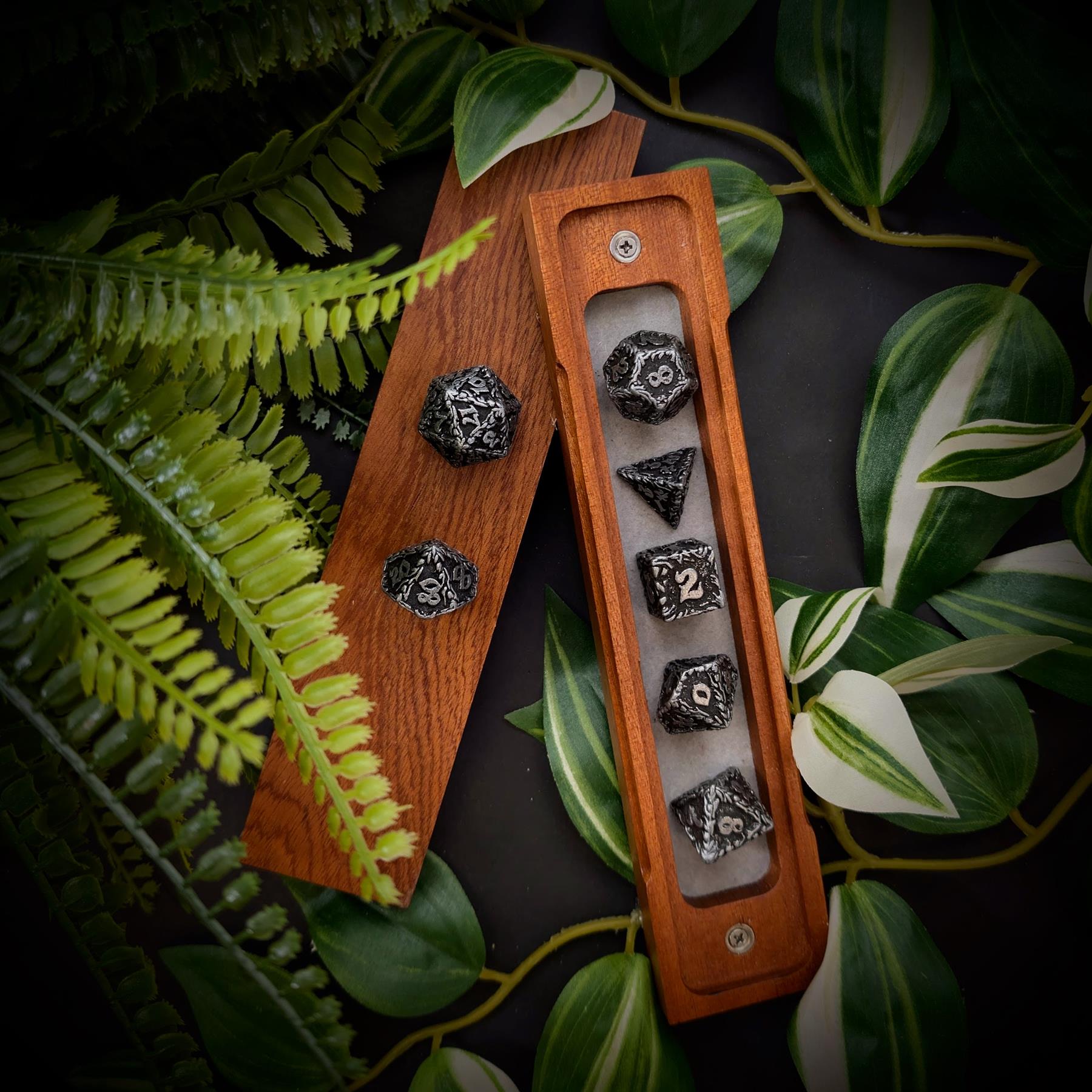 7pcs Dice Metal Druid Vine Wash Silver