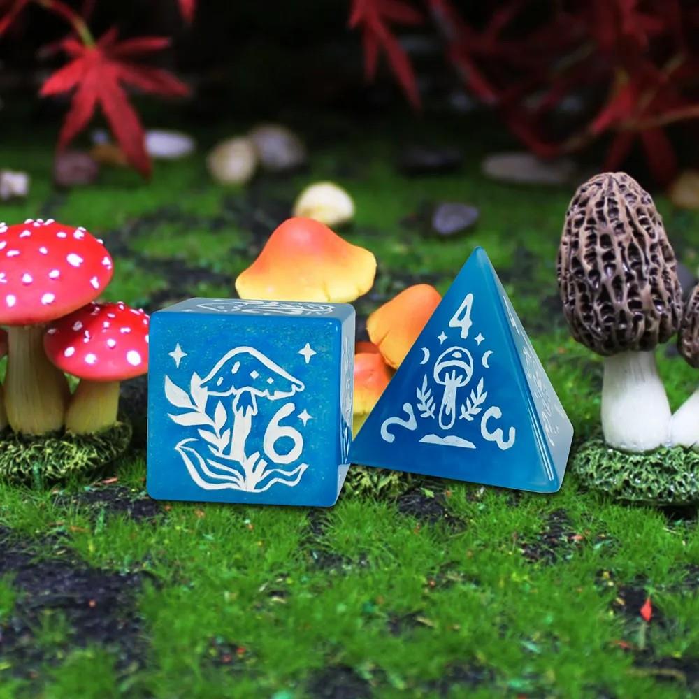 7pcs Dice Gem Stone Cat Eye Mushroom White Font Blue
