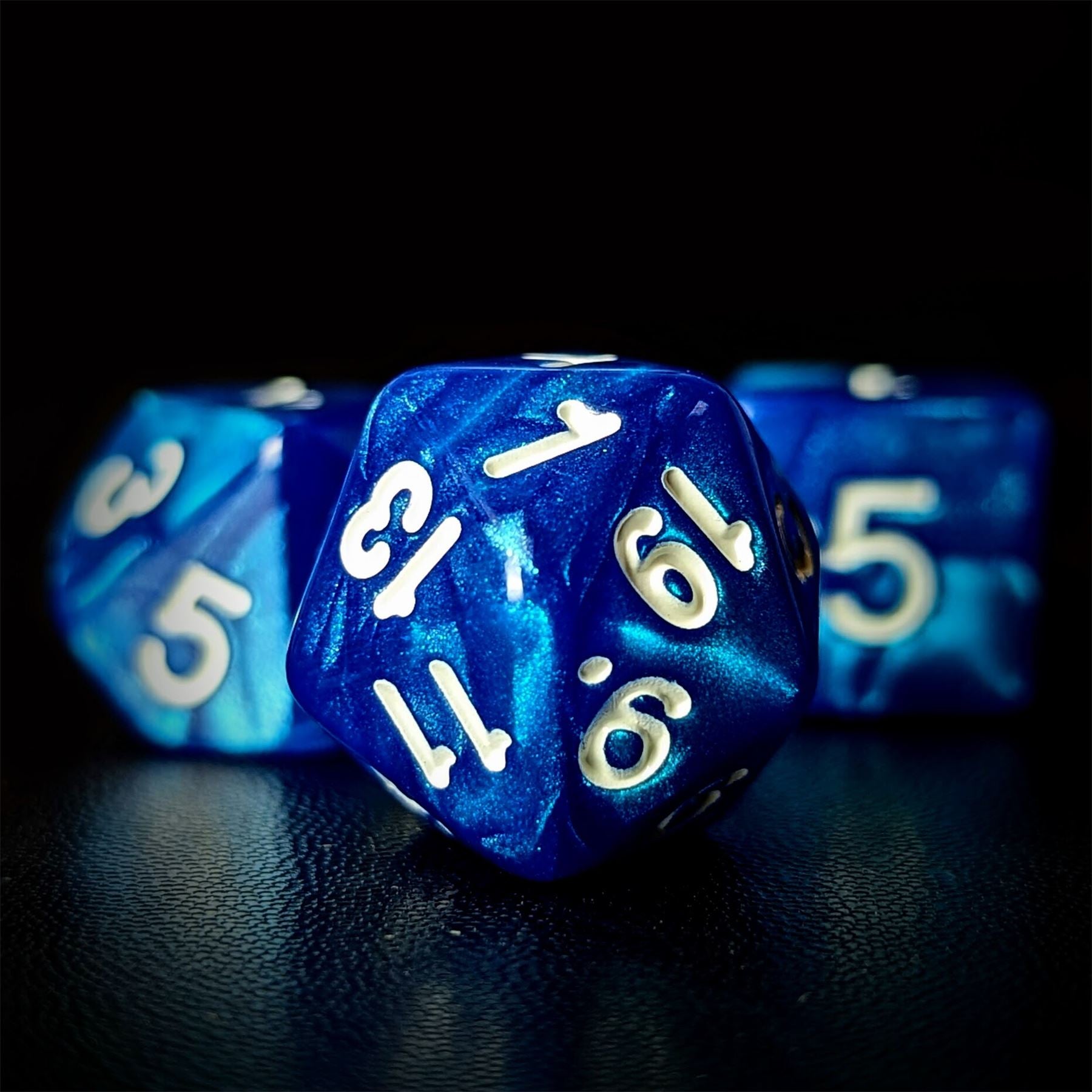 Glitter in Blue Acrylic - 7pcs RPG Full Dice Set