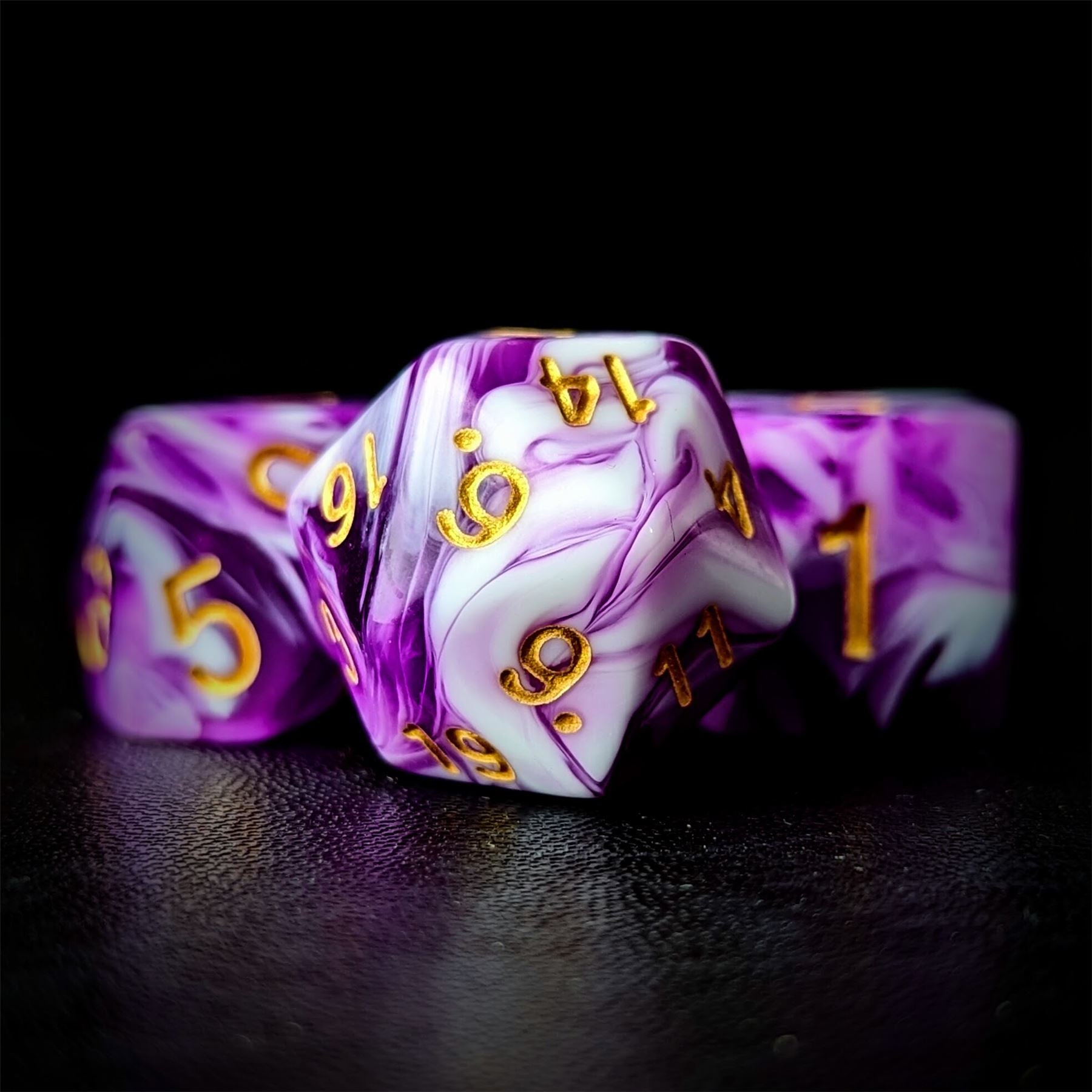 Blend of Purple & White Acrylic - 7pcs RPG Full Dice Set