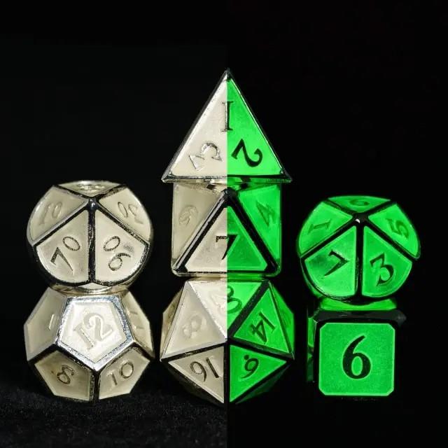 7pcs Dice Metal Glow Silver Font White