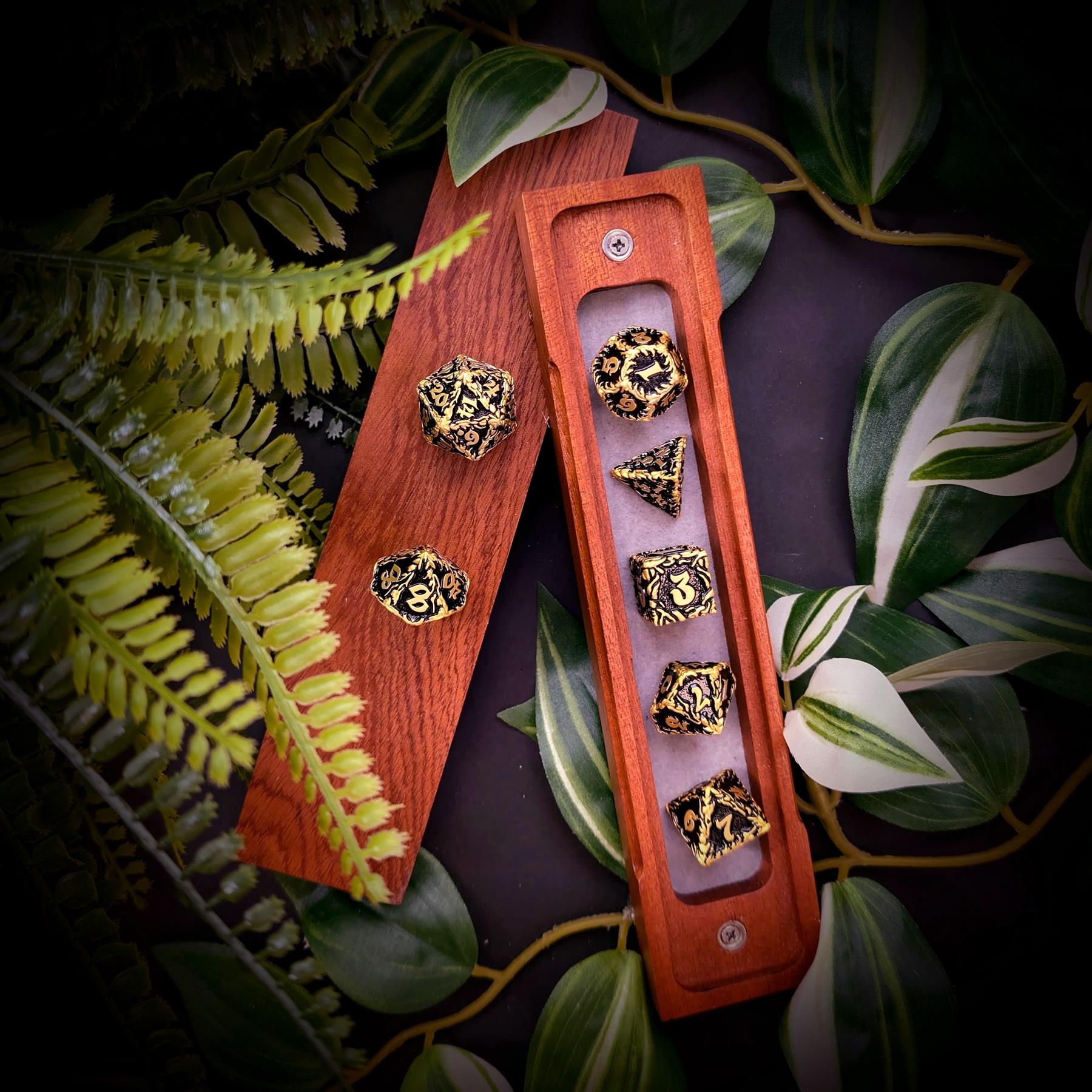 7pcs Dice Metal Druid Vine Gold Font Black