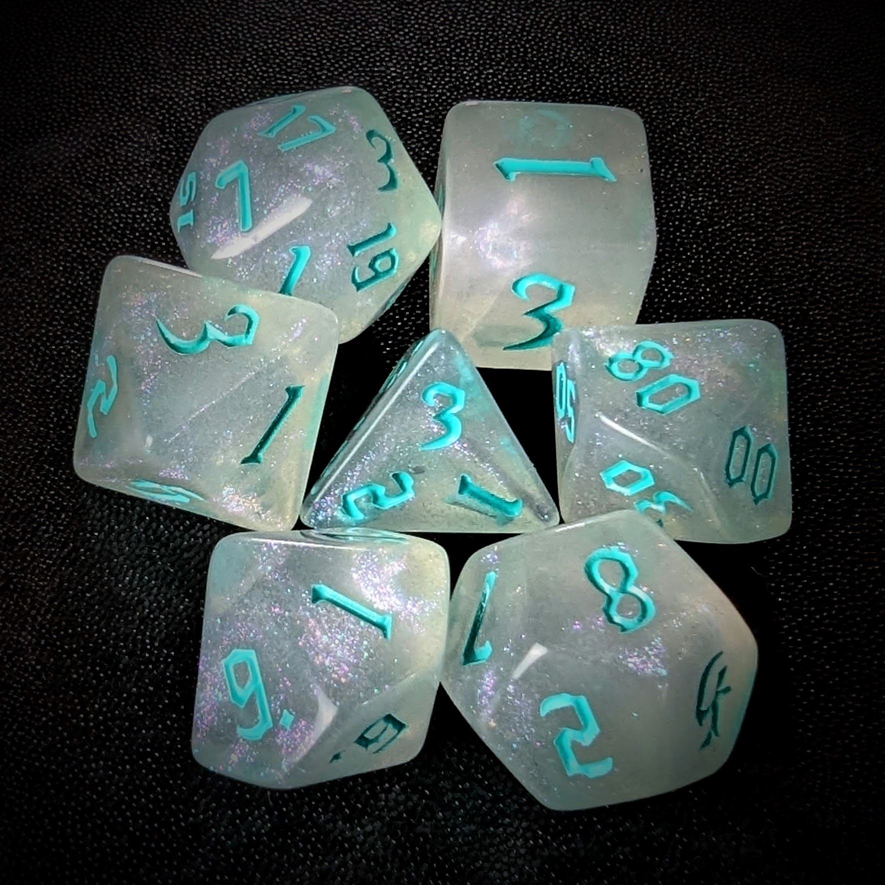 Glitter in White Acrylic with Ice Font - 7pcs RPG Full Dice Set