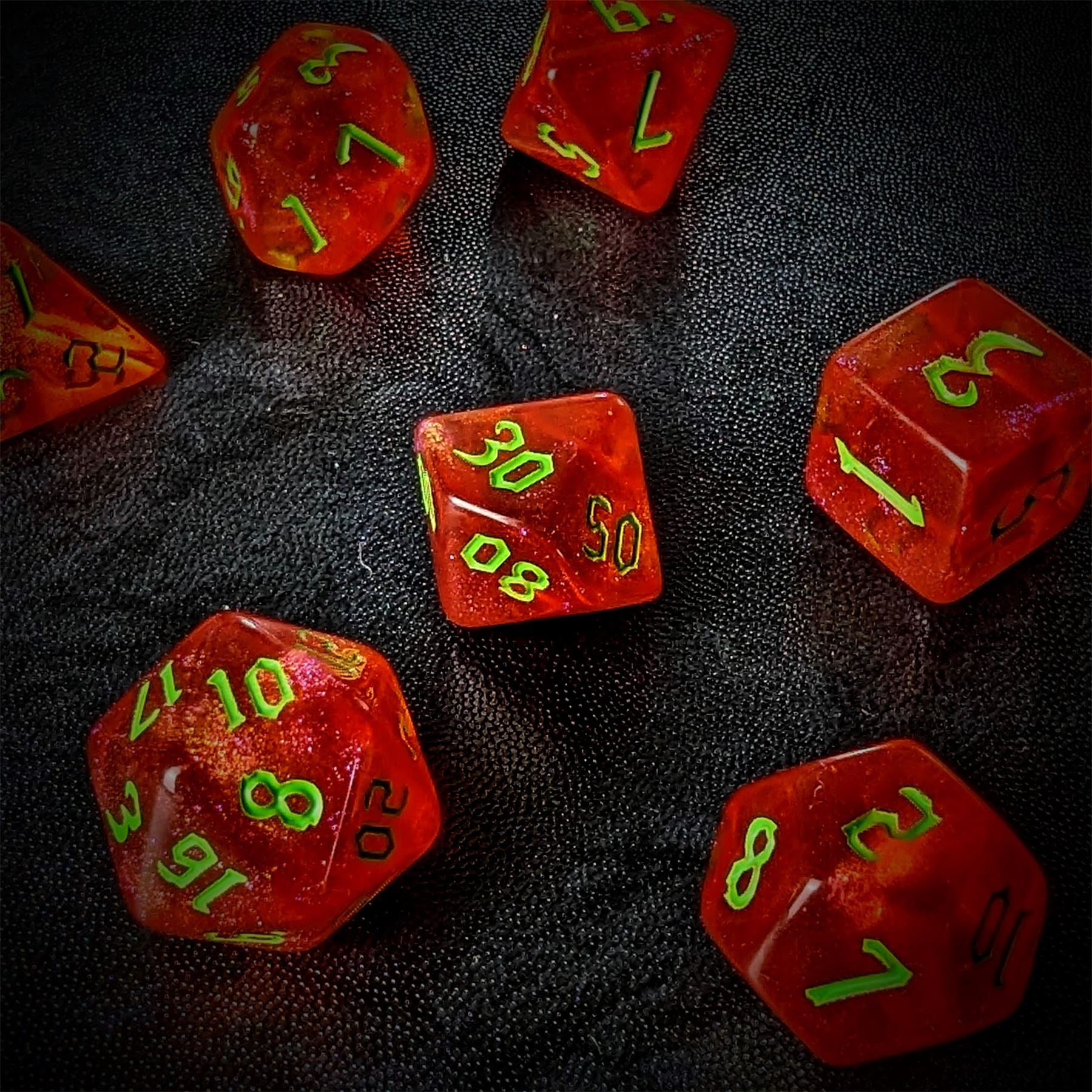 Glitter in Red Acrylic - 7pcs RPG Full Dice Set