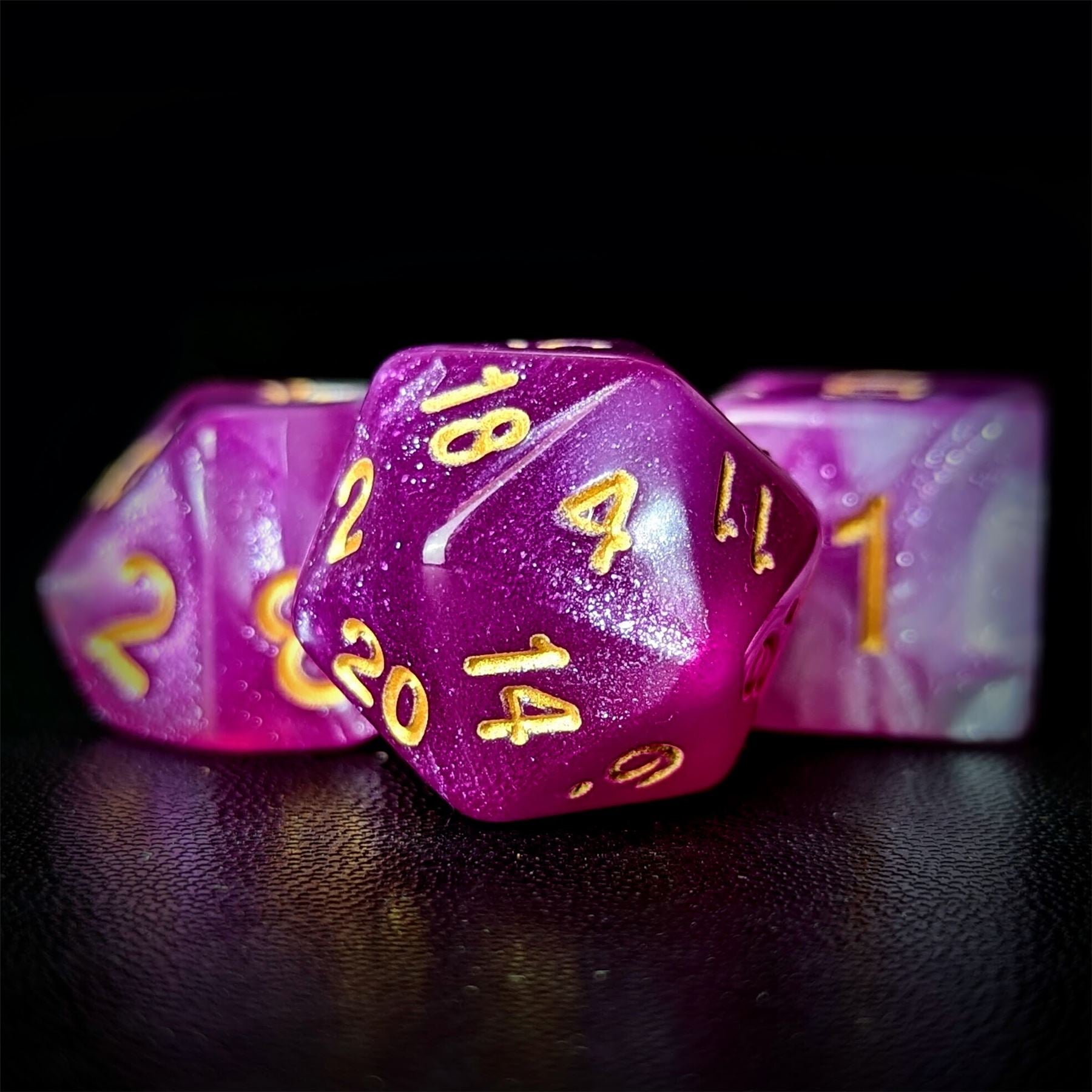 Glitter in Pink & White Acrylic - 7pcs RPG Full Dice Set