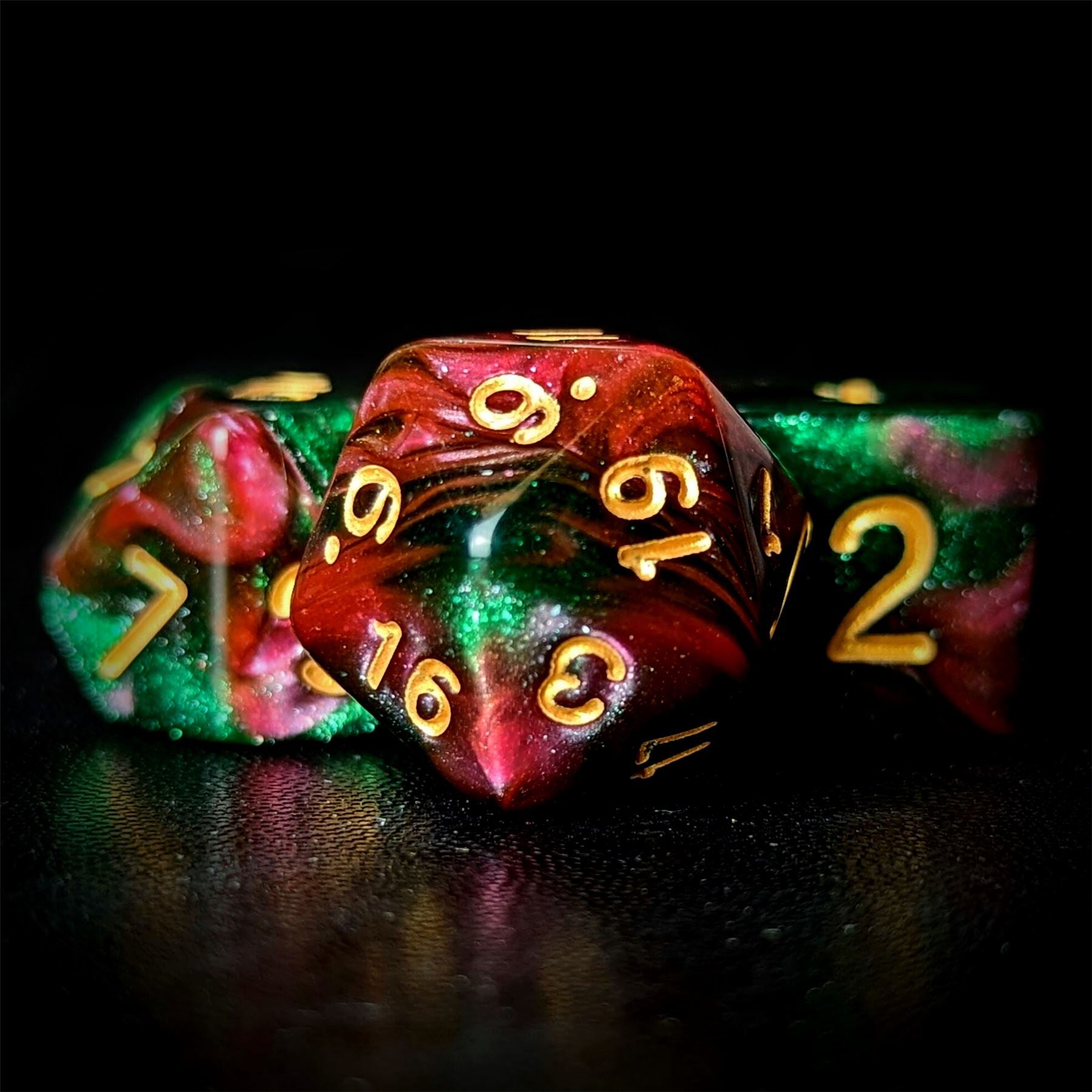 Glitter in Red & Green Acrylic - 7pcs RPG Full Dice Set