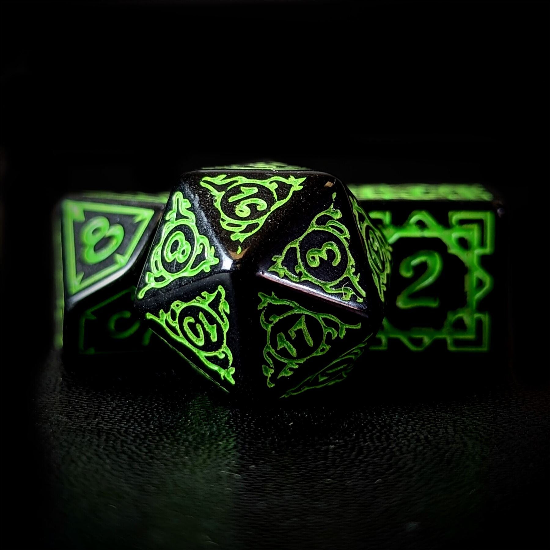 Green Vines on Black Acrylic - 7pcs RPG Full Dice Set