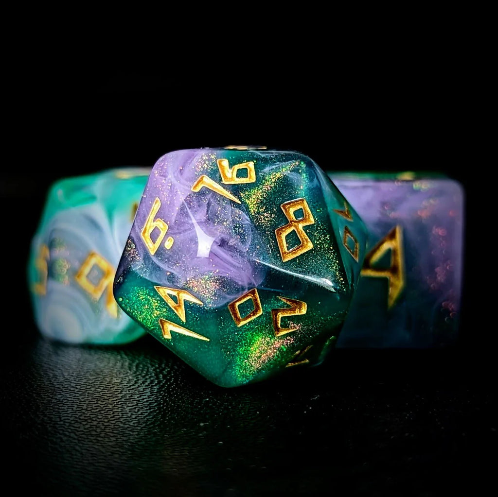 Glitter in Green & White Acrylic - 7pcs RPG Full Dice Set