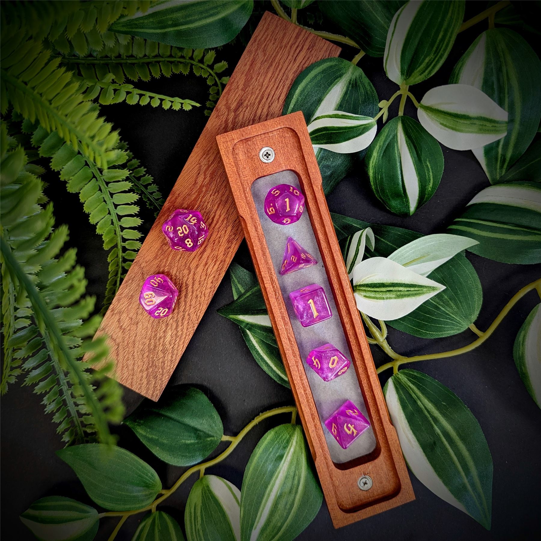 Glitter in Hot Pink Acrylic - 7pcs RPG Full Dice Set