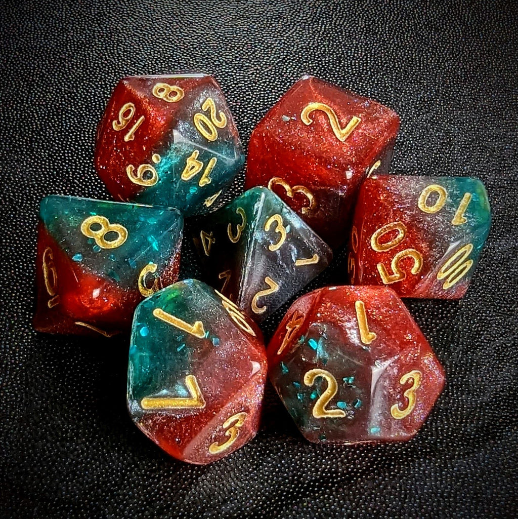 Glitter in Red & Green Acrylic - 7pcs RPG Full Dice Set