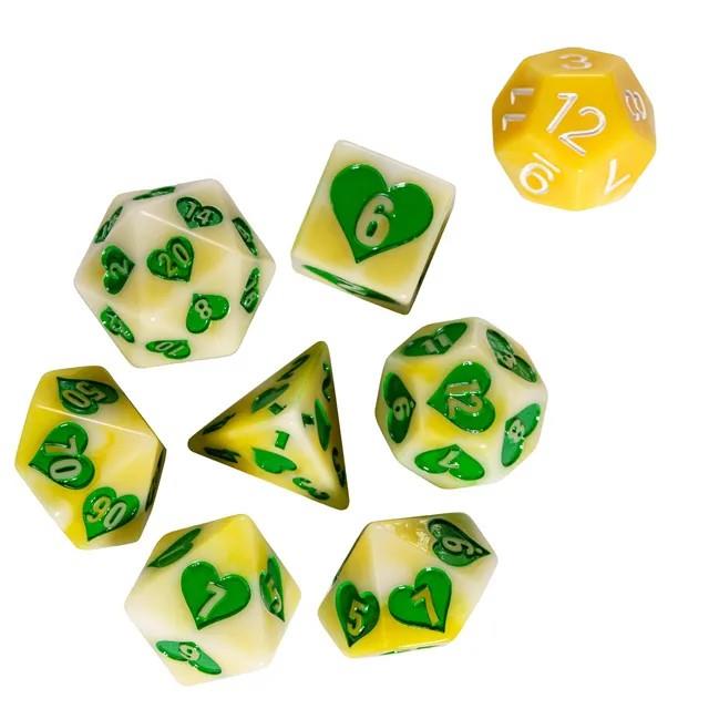 7pcs Dice Resin Pattern Hearts Green Font Yellow