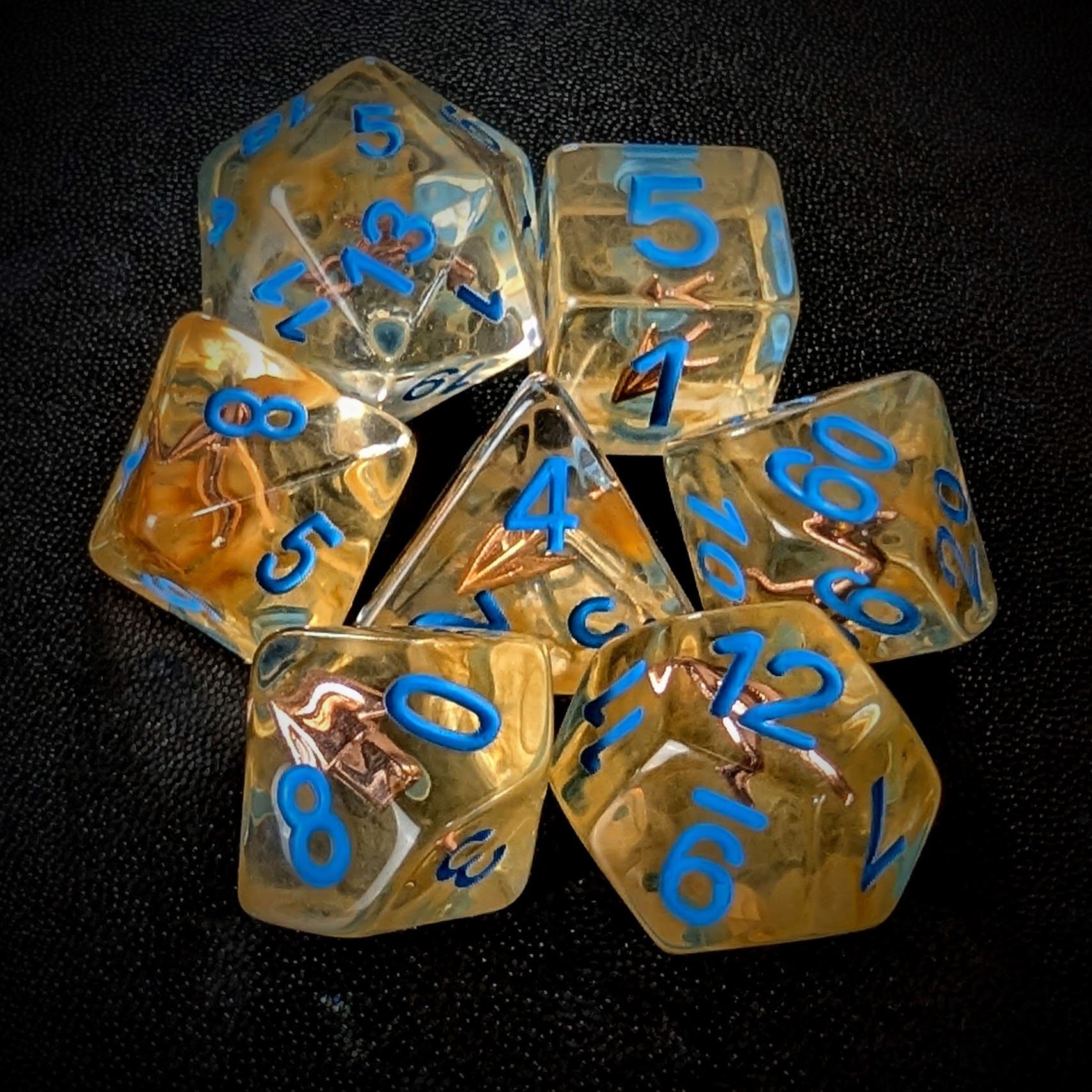 Arrow in Clear & Orange Resin - 7pcs RPG Full Dice Set