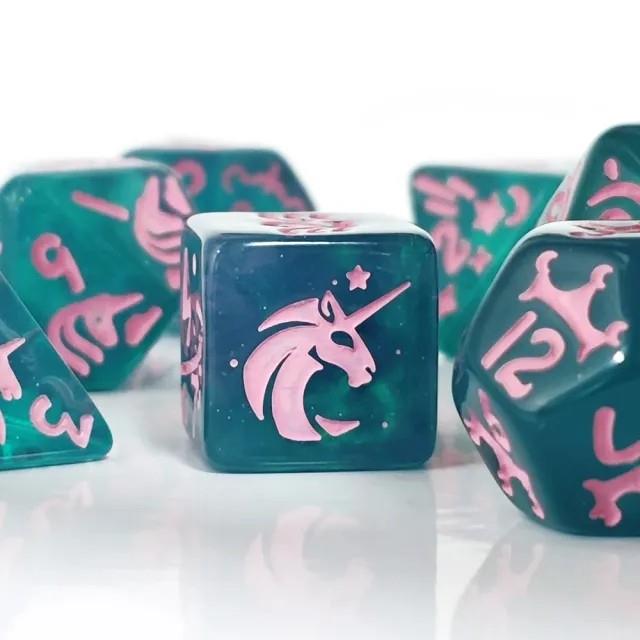 7pcs Dice Resin Pattern Unicorn Pink Font Green