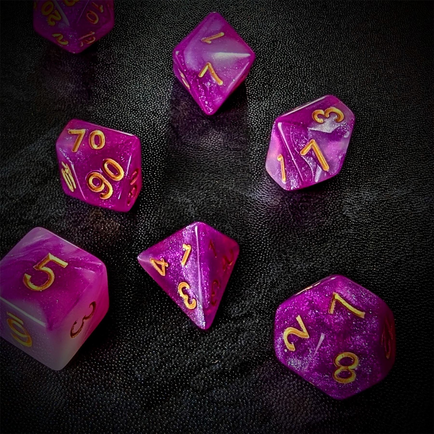 Glitter in Pink & White Acrylic - 7pcs RPG Full Dice Set