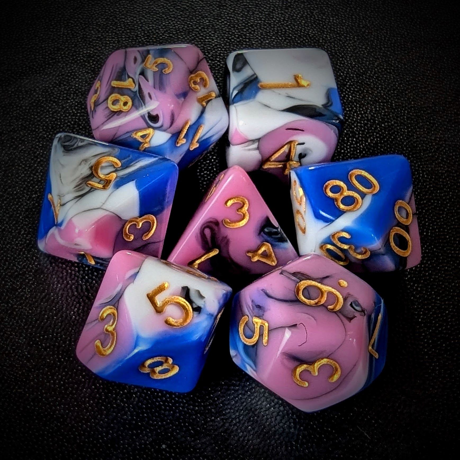7pcs Dice Acrylic Blend Gold Font White Pink Blue Black