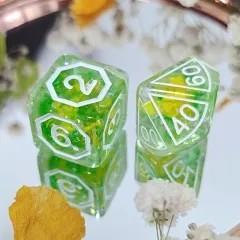 7pcs Dice Resin Pattern Flower White Font Clear Green