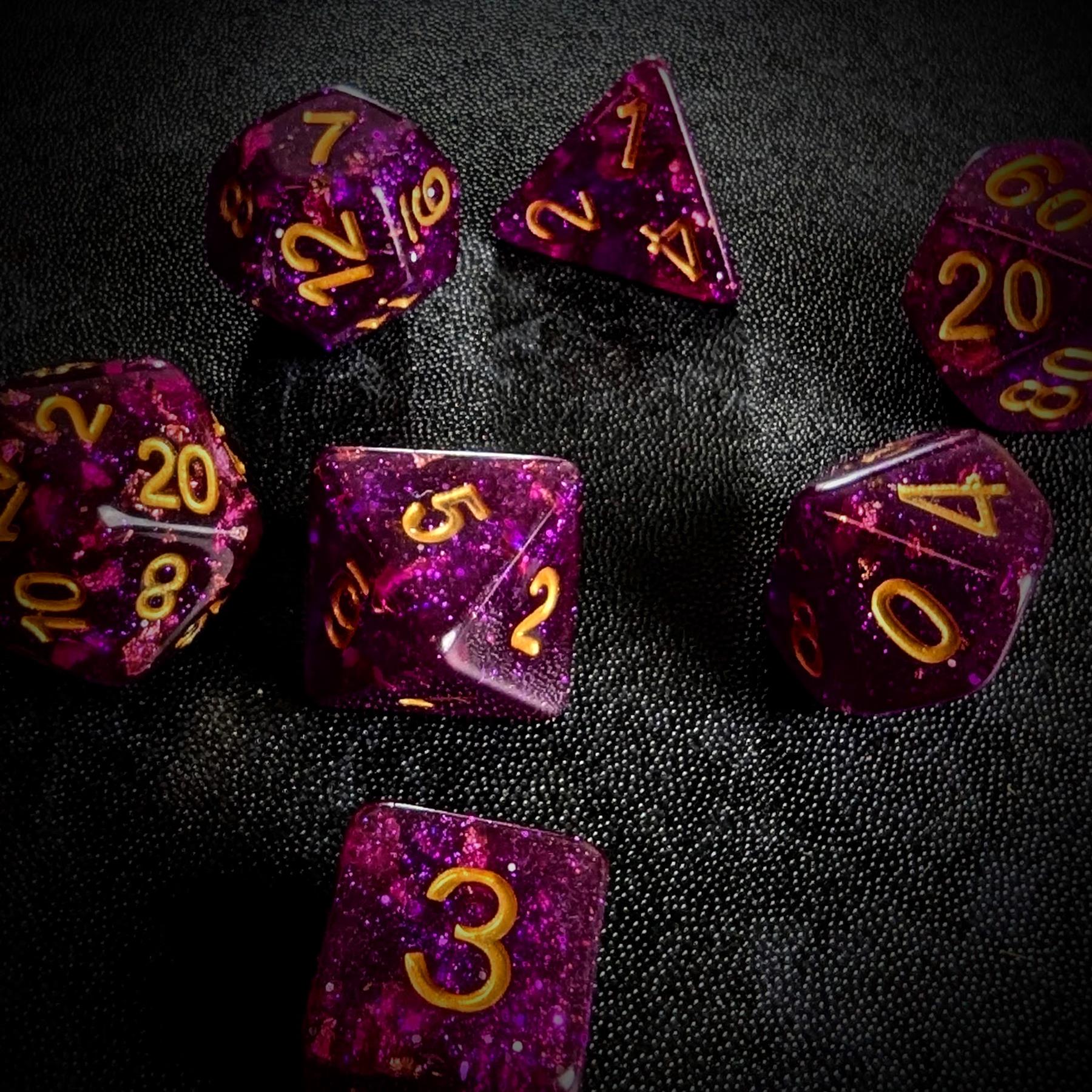 Glitter in Purple Resin - 7pcs RPG Full Dice Set