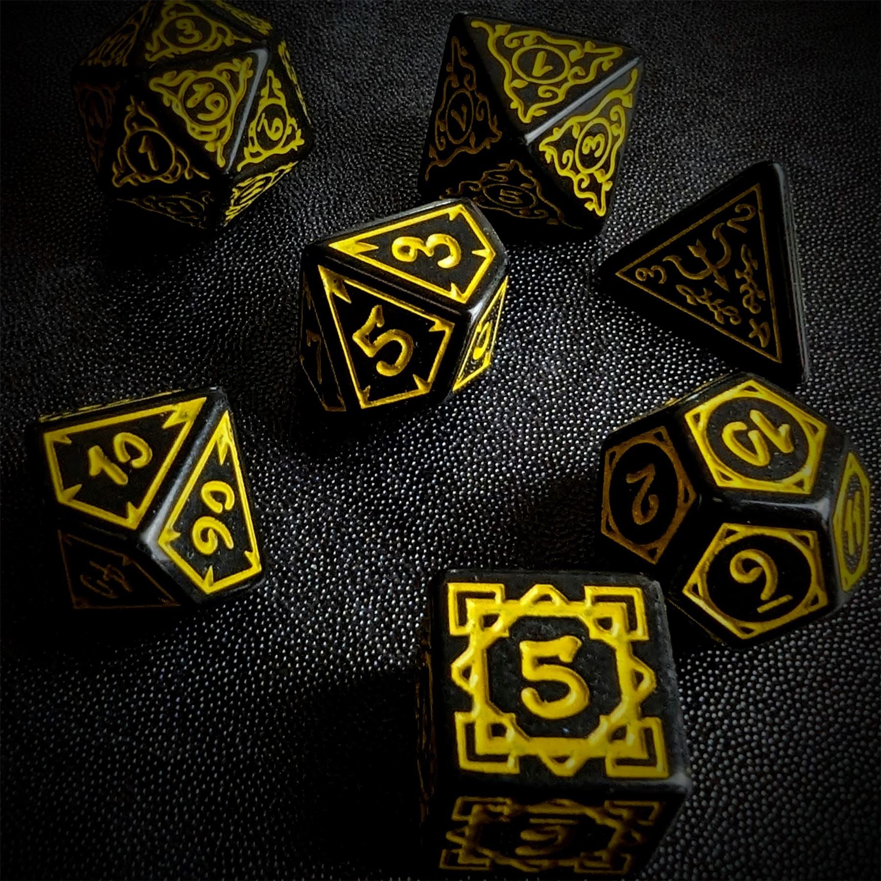 Yellow Vines on Black Acrylic - 7pcs RPG Full Dice Set
