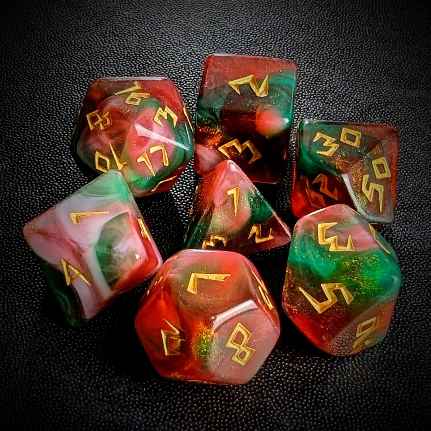 Glitter in Green & Red Acrylic - 7pcs RPG Full Dice Set