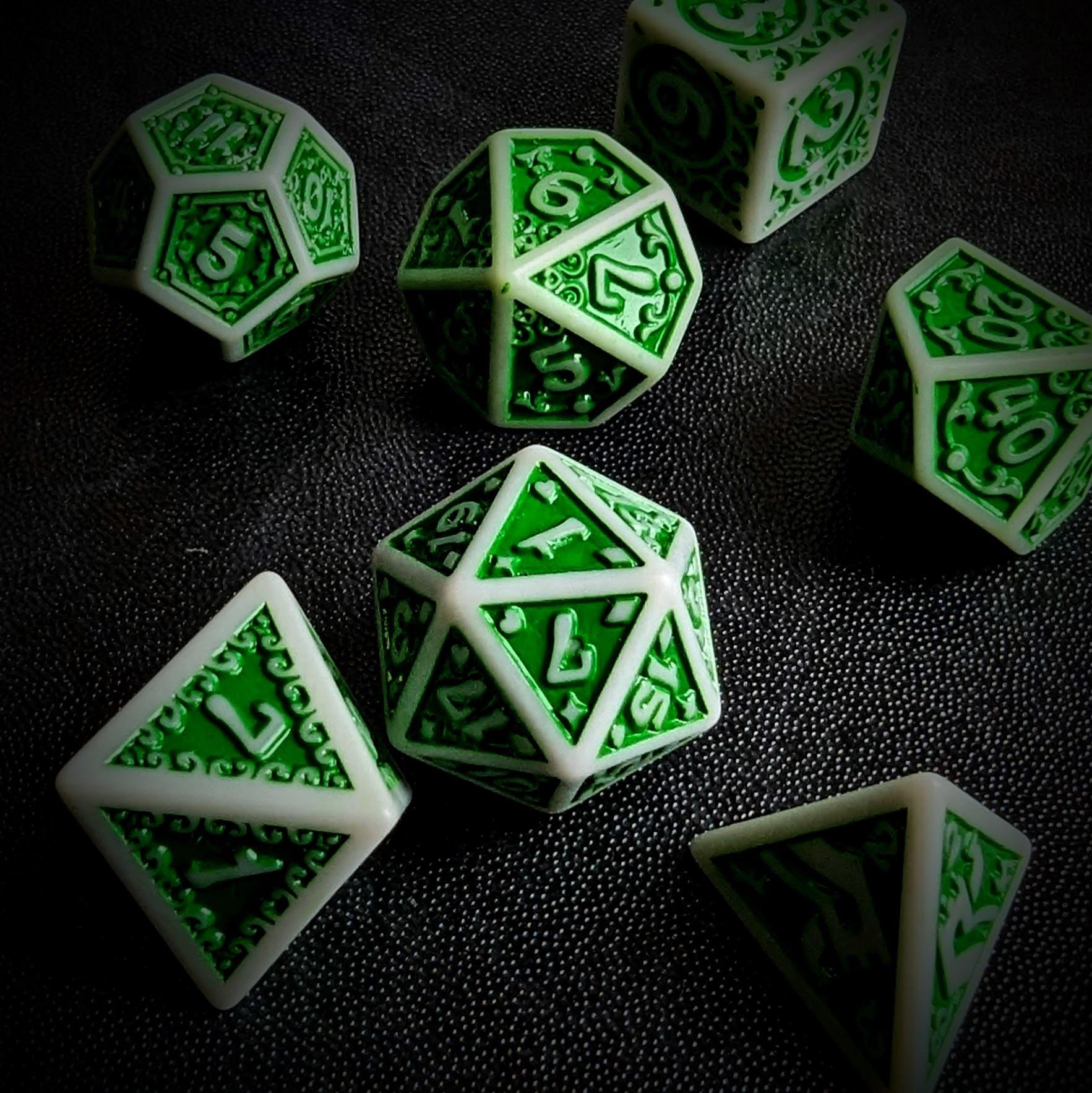 Green Vines on White Acrylic - 7pcs RPG Full Dice Set