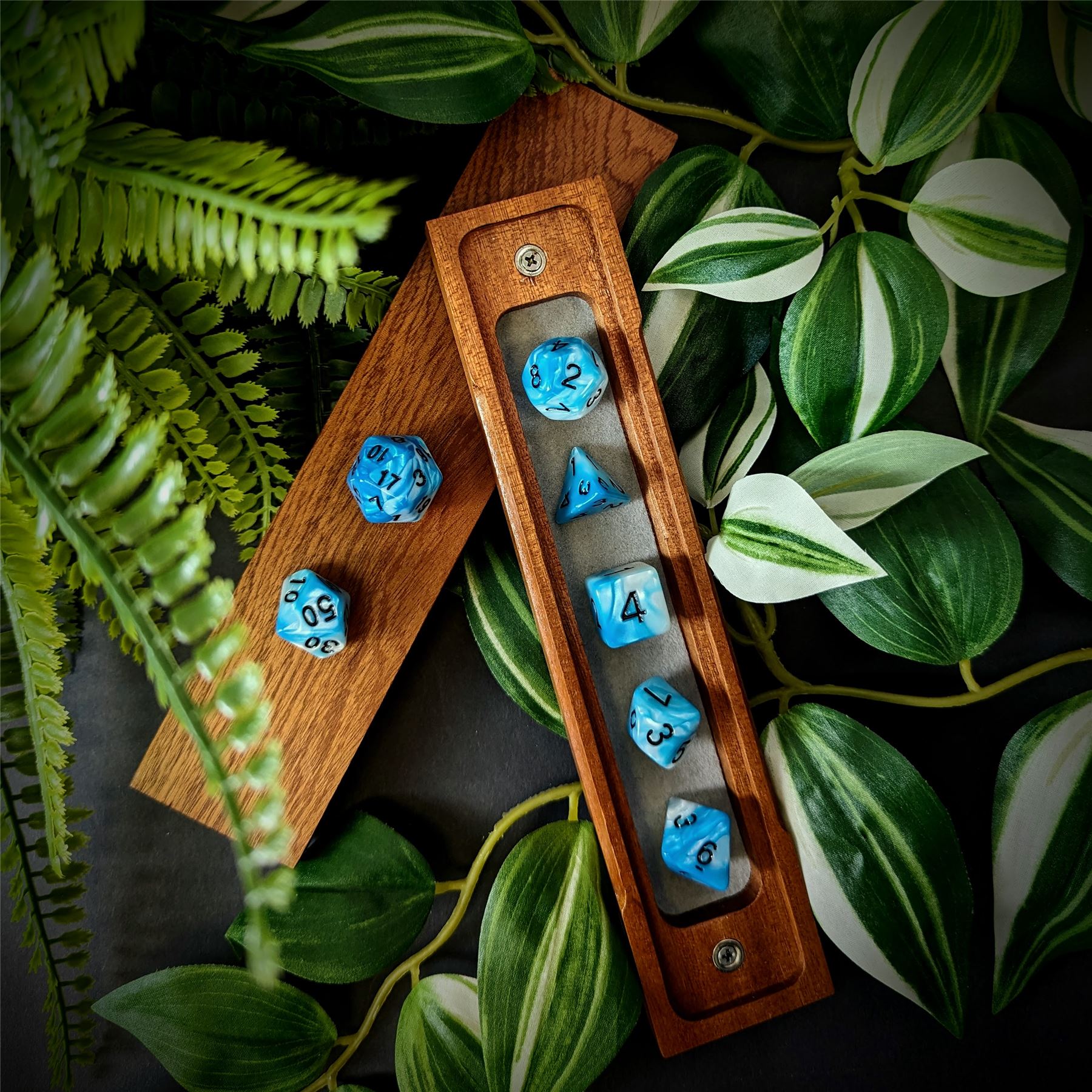 Blend of White & Blue Acrylic - 7pcs RPG Full Dice Set