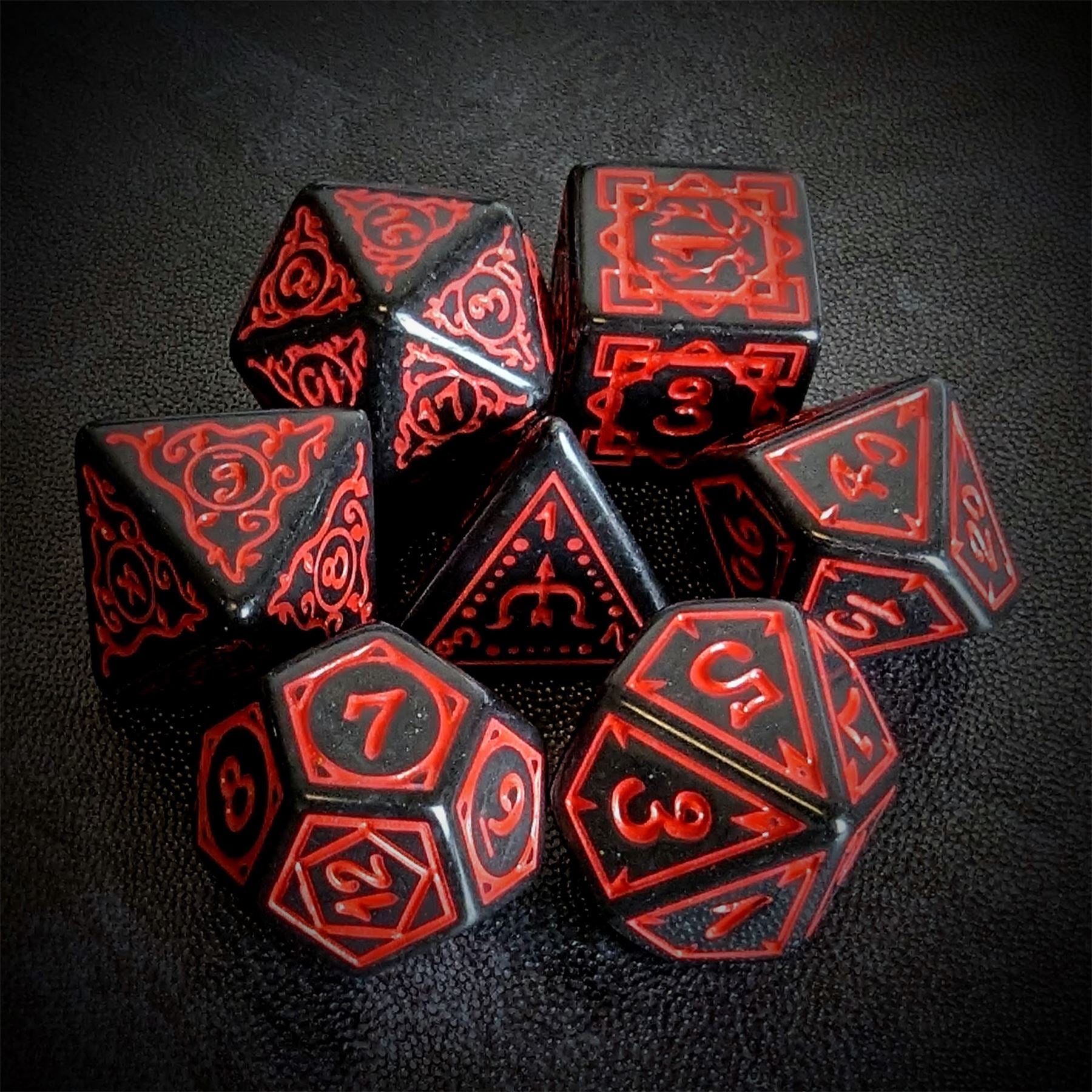 Red Vines on Black Acrylic - 7pcs RPG Full Dice Set