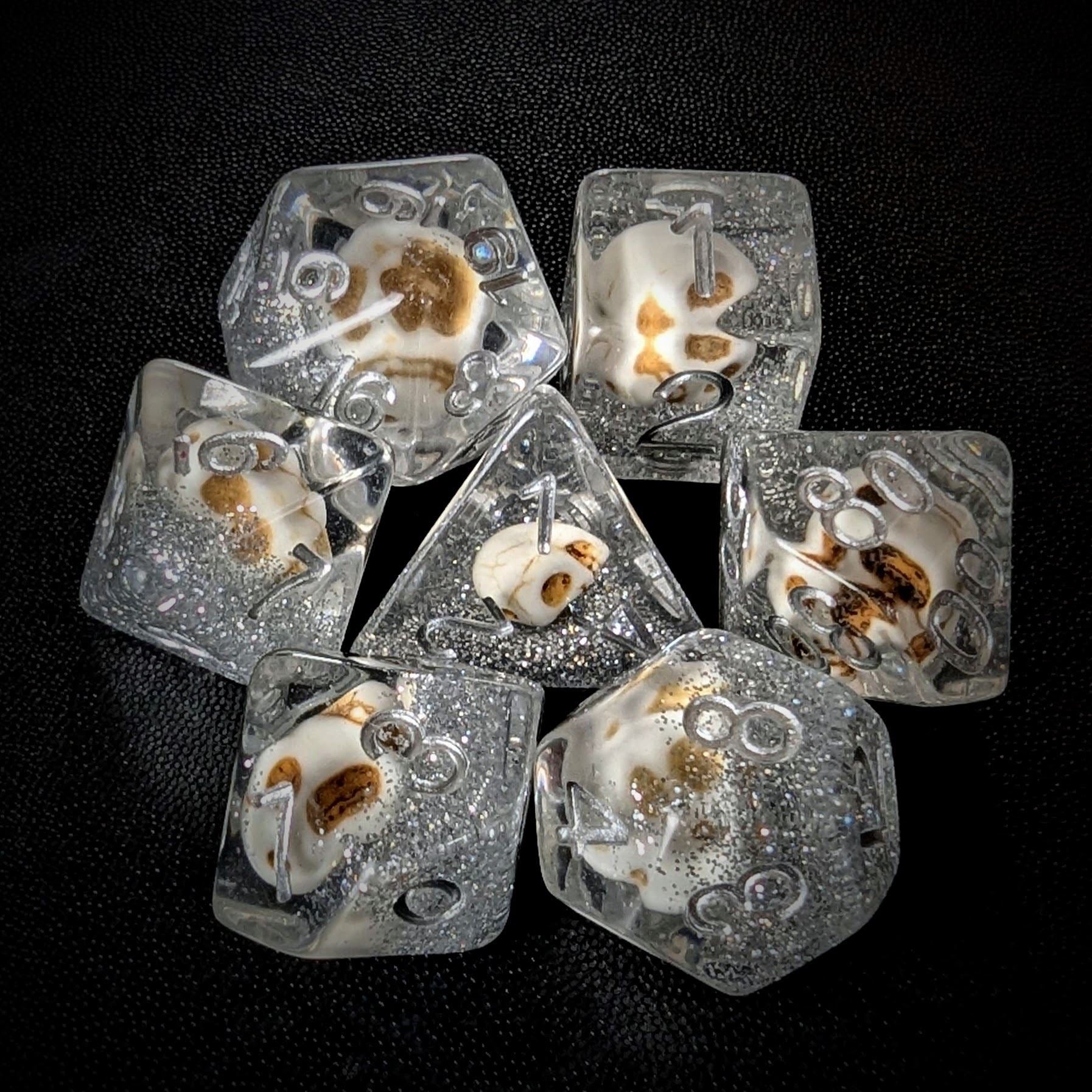 Skull & Silver Glitter in Clear Resin - 7pcs RPG Full Dice Set