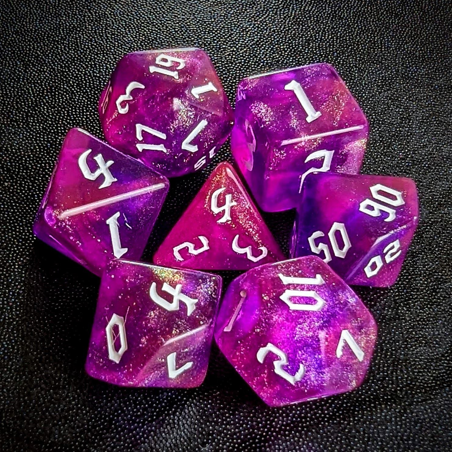 Glitter in Pink & Purple Acrylic - 7pcs RPG Full Dice Set