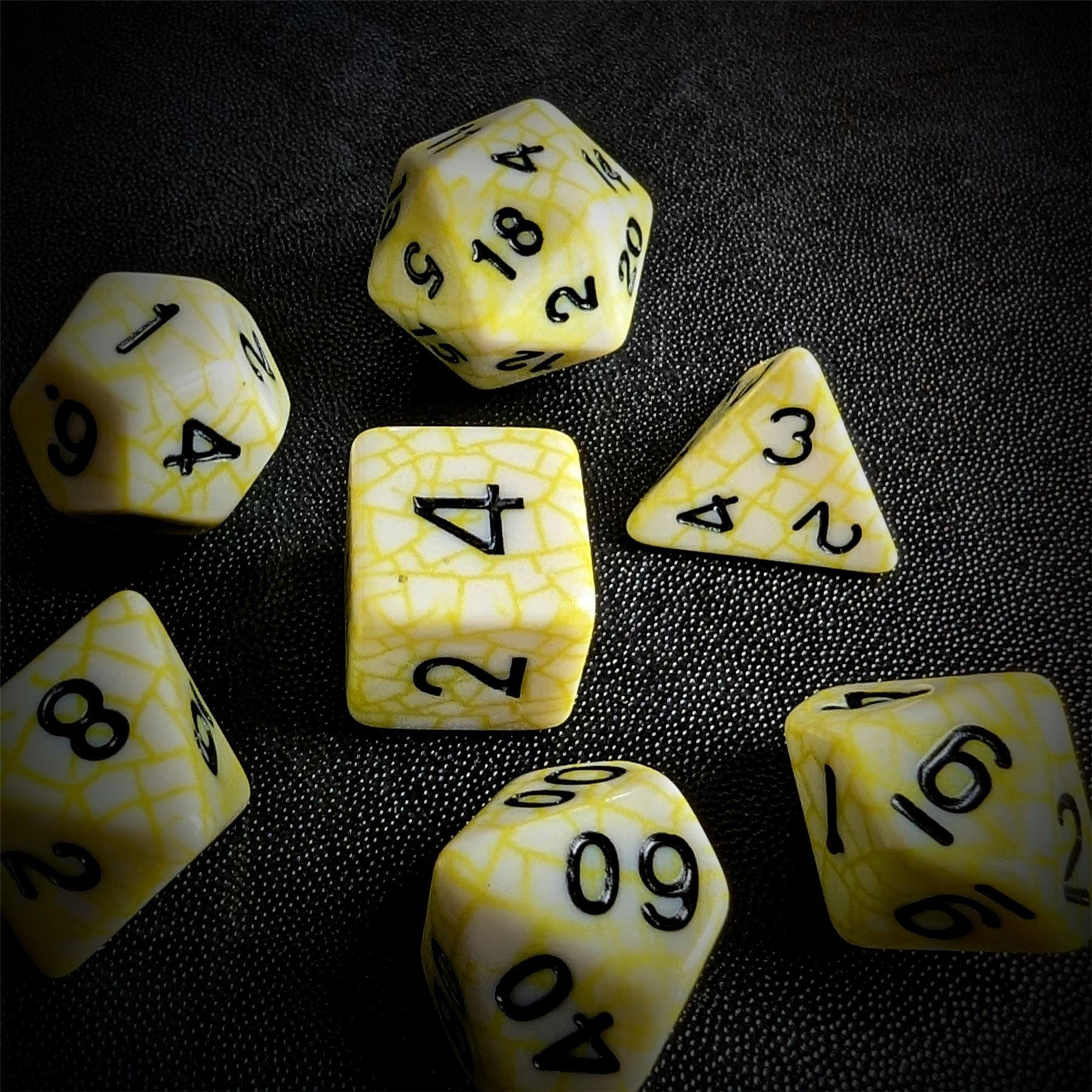 Cracked Yellow on White Acrylic - 7pcs RPG Full Dice Set