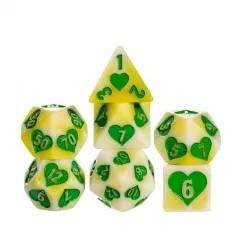 7pcs Dice Resin Pattern Hearts Green Font Yellow
