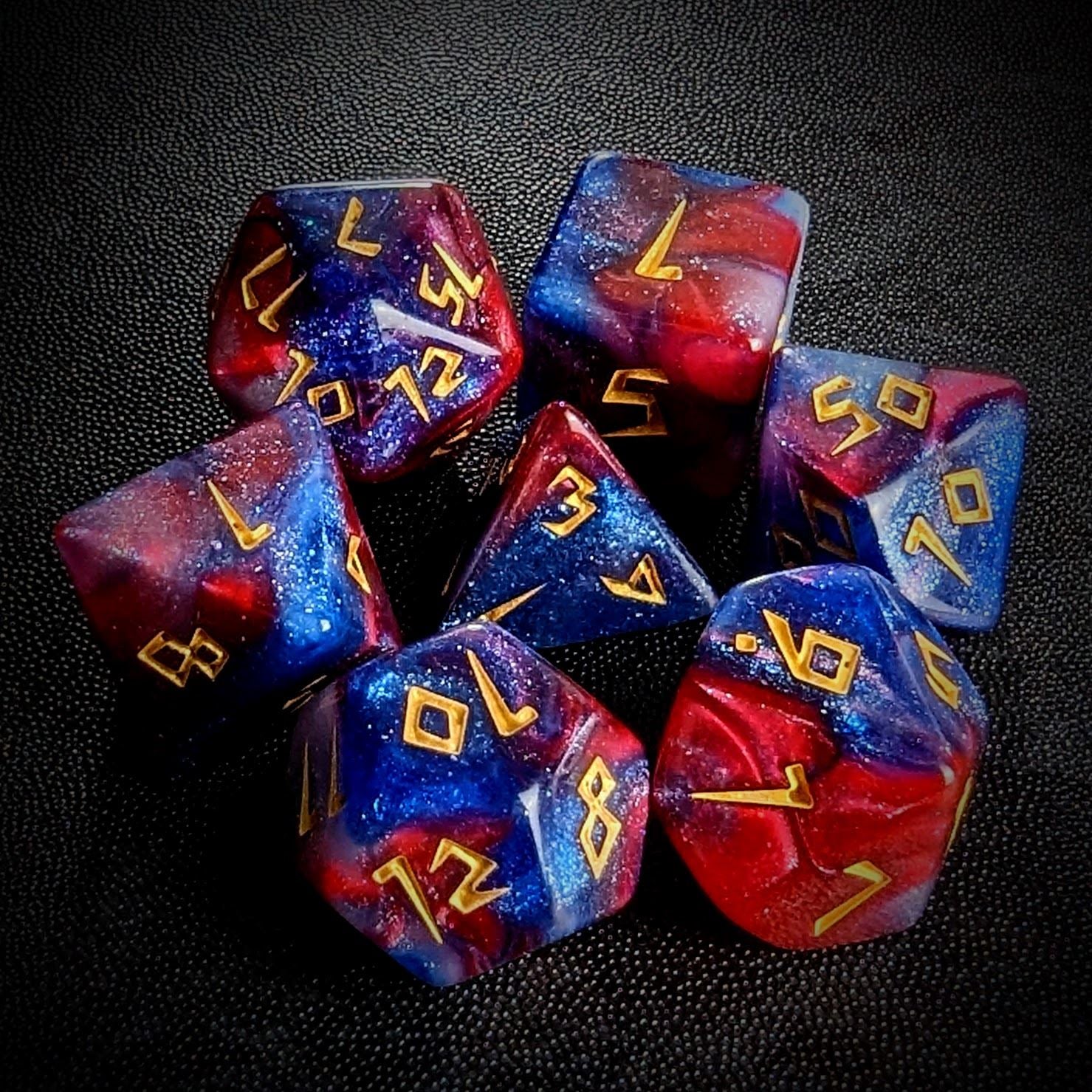 Glitter in Blue & Red Acrylic - 7pcs RPG Full Dice Set