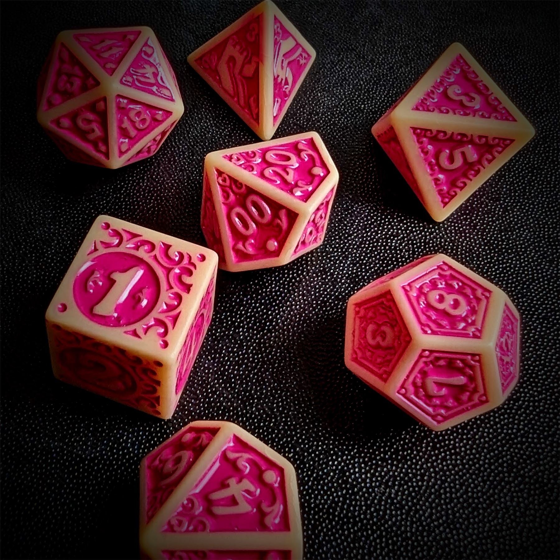 Pink Vines on White Acrylic - 7pcs RPG Full Dice Set