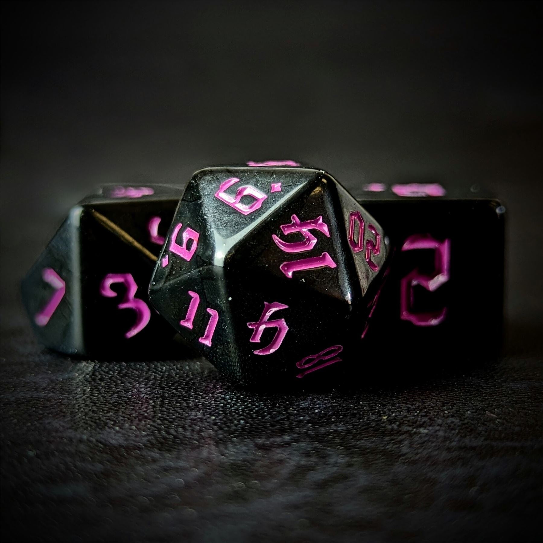 Magenta on Solid Black Acrylic - 7pcs RPG Full Dice Set