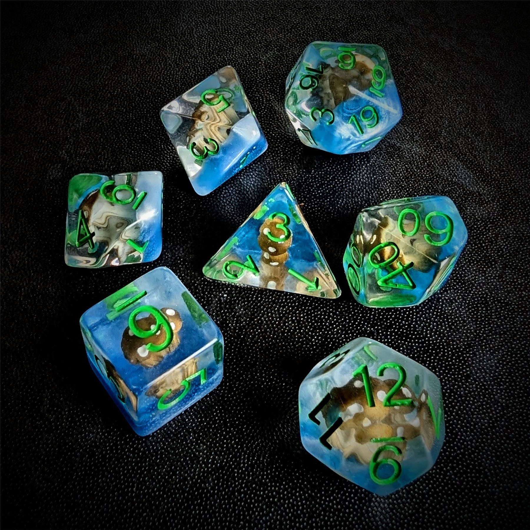 Brown Mashroom in Clear & Blue Resin - 7pcs RPG Full Dice Set